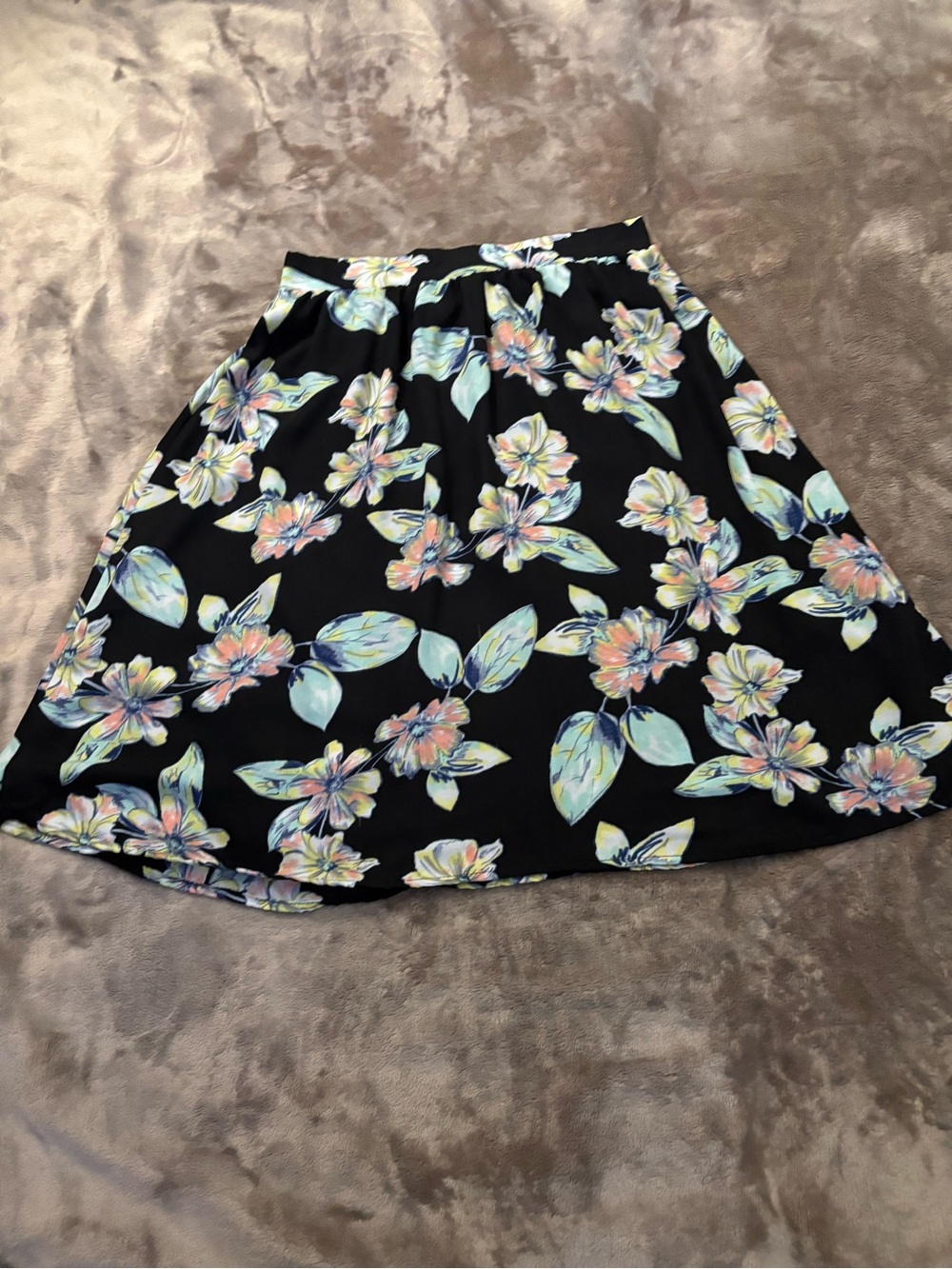 So Rad Skirt Women’s Size XS Black A-Line Pull-On Skirt with Pastel Floral Print